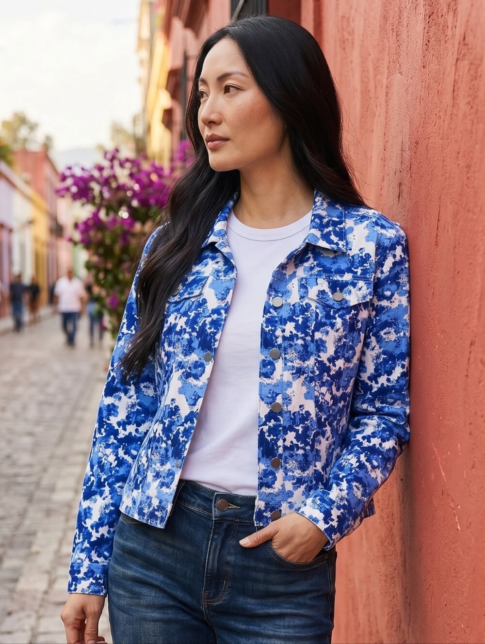 Nwot Chadwicks of Boston  White /Blue Floral Jean Jacket w/Stretch